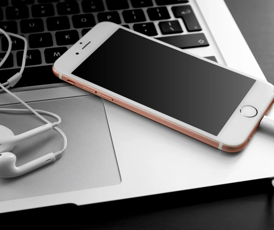 Cyber Security Alerts: Apple’s Name Drop Feature